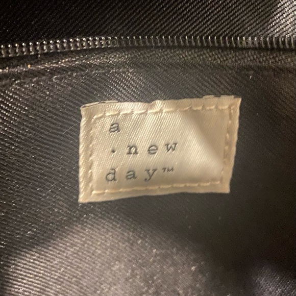 A New Day Large Tote, Back & Tan - Picture 3 of 7